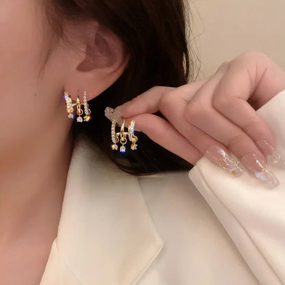 2023 New Bright Crystal Luxury Korean Unusual Claw Stud Earrings Ear Piercing Hook Irregular Pearl Christmas Jewelry Gift